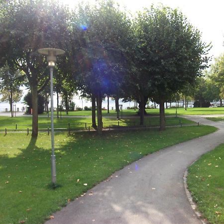 Aeltere Fewo Am Uferpark Friedrichshafen Exterior photo