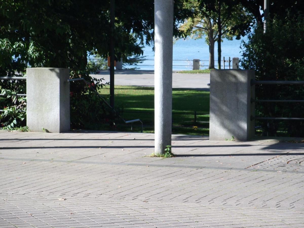 Aeltere Fewo Am Uferpark Friedrichshafen Exterior photo